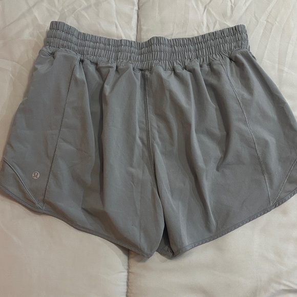Lululemon Hotty Hot Shorts - Picture 2 of 3